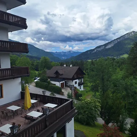 Zweitwohnsitz *